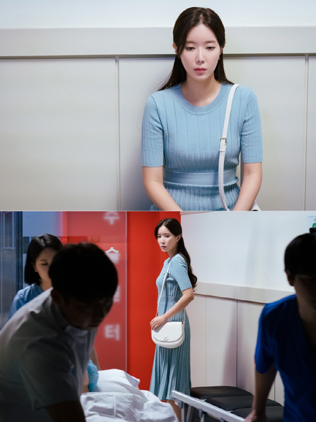 MBC tree mini series When I Was Most Beautiful (director Oh Kyung-hoon and Song Yeon-hwa / playwright Cho Hyun-kyung / hereinafter.Igaye) will reveal the visuals by tearing up the emergency room of Im Soo-hyang (Oyeji Station) ahead of the 14th broadcast today (8th).My example is a heartbreaking love story of a brother who loves a woman at the same time and a woman who has been trapped in an unknown fate.It draws the unreachable fate and the weight of true love of four mixed men and women (Im Soo-hyang), Seo Hwan (JiSoo), Seo Jin (Ha Seok-jin), and Carrie Jeong (Hwang Seung-eon).In the last broadcast, Oyeji blew a series of cider against the provocation of Carrie justice and gave viewers a thrilling catharsis.The two womens day battles and the sparkling nerves of the two womens day reached the pole and maximized the tension.Carrie Justice, who was stabbed by a knife at the end of the broadcast and was taken to an ambulance, made the ending, raising questions about the next episode.In this regard, Im Soo-hyang is sitting on one side of the emergency room and waiting for the results of someones surgery.Amid the unspeakable sadness in Im Soo-hyangs expressionless face, she can not take her gaze off someone who just came out of the operating room and stimulates curiosity.I wonder what happened to Im Soo-hyang, who is making a serious face as if he is feeling emotional at any moment, and who made Im Soo-hyang so desperate.The moment of Choices comes again to Im Soo-hyang, who asked Ha Seok-jin (Seojin Station) for a divorce, the production team said. Please watch her move to see if Im Soo-hyang can leave for her true happiness as JiSoo (Seohwan Station) wishes.Meanwhile, the 14th MBC tree mini-series When I Was Most Beautiful will air today (8th) at 9:20 p.m.
