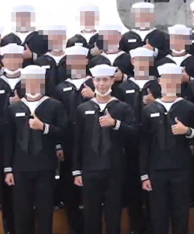 Actor Park Bo-gum completed his six-week basic training and took the 699th Navy bottle Completion ceremony.On the 8th, Naval Training Command 669 Completion ceremony video broadcast on the Navy YouTube channel captured Park Bo-gum.Park Bo-gum in the video is working on a compilation ceremony wearing a mask, a full-fledged soldier in the way he entered the room with a fever.At the end of the video, the group was photographed with motives, and the fans who were worried about the dignified Park Bo-gum were also relieved.Park Bo-gum entered the Naval Training Command Yeha Navy Basic Military Education Center in Jinhae-gu, Changwon, Gyeongsangnam-do on August 31st.On this day, Park Bo-gum quietly headed to the training camp without greetings or events.Park Bo-gum passed in June after applying to the Navy Cultural Promotion Group.After joining the Naval Training Command 669, he will continue his military service after receiving basic military training at the training camp.Discharge is coming April 2022.Meanwhile, Park Bo-gum, who majored in musicals at Myongji University, made his debut in 2011 with the movie Blind.Since then, he has continued his acting career by appearing in films such as Myeong-ryang (2014), Chinatown (2015), Gangsital (2012), Tomorrow also Cantabile (2014), and Remember You (2015).Especially in 2015 ~ 2016, Drama Reply 1988 was disassembled into a genius Baduk article Choi Taek station.Since then, he has been loved by many people such as Drama Gurmigreen Moonlight (2016) and Boyfriend (2018-2019).