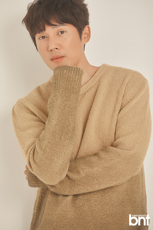 Actor Song Chang-eui, who keeps his center straight, saying, When you act, you have to dig a little more intensely, a little more deeply into the emotions of the person.Song Chang-eui, who recently returned to SBS entertainment program Same Bed, Different Dreams 2: You Are My Dest - You Are My Destiny (hereinafter referred to as Same Bed, Different Dreams 2: You Are My Dest), conducted a photo shoot with bnt.Song Chang-eui set the set in a free and intense look.I did not panic about the Roxik mood, but I digested it like my clothes, and in the manic and rough concept, I revealed my strengths without hiding it.In the subsequent interview, he showed a true appearance.Regarding the story that Na Young-seok PD refused to appear in the entertainment program in the past, he said, I am confident that I will try to give it another chance because of the schedule of the work rather than rejection.This appearance of Same Bed, Different Dreams 2: You Are My Dest is a special meaning for him.When I shoot with my family, I can remain as a result, and it is a good memory, he explained.Is there any change in the image through the program? He said that it changed greatly around him.Many people think of me as an image of a role in the drama, he said. After seeing Same Bed, Different Dreams 2: You Are My Dest, there are people who look at Joona Sotala and open characters. He then graduated from Seoul National University of Arts, called the prestigious Acting, but said he did not walk on Tantan Street.Actor is always a job to get Choices, and you have to try and show the best results for it, he said quietly.Song Chang-eui, who is still working seriously and sensitively in the Acting activity, said, I hope I will enjoy Acting a little more in the future.I want to approach it more naturally and me now. He said that the image of the role in the drama was solidified to the public. In fact, the person called Song Chang-eui pursues comfort rather than calculating, and Joona Sotala is a person with many parts.So what do you want to try for as an Actor?Song Chang-eui said, It is to eliminate your own high-Vaspectomy and framework. He said, Because you can understand and express the situation in various ways.When asked what kind of father he would like to remain as his only daughter, Ha-yul, he said, If there is something I want, I will work hard on Acting even if I have a big lower rate. I want to remain a father who is not ashamed as an actor.As an actor, the final goal is to believe and see.I think were still not at that stage, but were confident about the possibility, Song Chang-eui said quietly, low.Actor Song Chang-eui, who is still not satisfied with his current breathing, is a moment when he is already waiting for him to appear in a new form in his work.Photos Offeringbnt