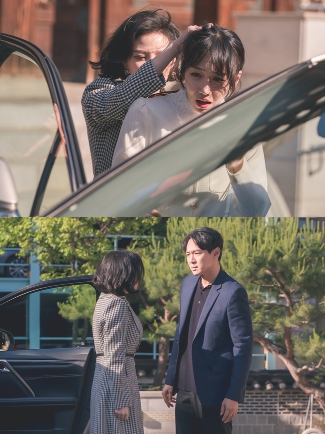 -Lim Ju-eun blasts Furious towards Lee Yoo-riChannel A gilt drama The Lie of Lies (played by Kim Ji-eun/directed by Kim Jung-kwon and Kim Jung-wook) aired on October 9, Lee Yoo-ri (played by Ji Eun-soo) and Lim Ju-eun (played by Silver Semino Rossi) are drawn to the fierce struggle.Earlier, Silver Semino Rossi (Lim Ju-eun) joined hands with Kim Ho-ran (Lee Il-hwa) to separate Ji-ri and Kang Ji-Min (Yeon Jeong-hoon).In addition, Kang Ji-Min informed him that Ji Eun-soo was the mother of Kang Woo-ju (Kona Hee), and he disturbed the relationship in earnest. As a result, he showed a triumphant attitude when the two people broke up.In the public photos, two people who are fighting are caught and concentrate their attention.Semino Rossi, who grabs his hair roughly as if he can not suppress Furious, is contrasted with Ji Eun-soo, who falls on the floor and looks very embarrassed.Also, in a situation of intense situation, Kang Ji-Min appears, and suddenly he is drying up Semino Rossi, who is attacking suddenly.While I am curious about the situation where Ji Eun-soo and Kang Ji-Min have been together after a heartbreaking farewell, Semino Rossi also shows a tough attitude against it.bak-beauty