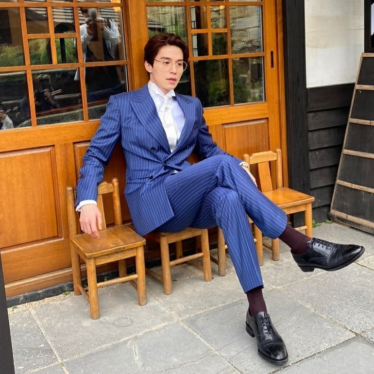Actor Lee Dong-wook has unveiled a brief glimpse of the flowering period in the drama The Tale of a Gumiho.On October 9, Lee Dong-wooks official Instagram posted several photos with an article entitled Photos Flying From Yiyeon.Lee Dong-wook is taking pictures in a costume that feels like a flowering season, and a dark eyeball that is perfectly digested with round silver glasses catches his eye.His overwhelming physical can be realized in full-body shots.To the West or