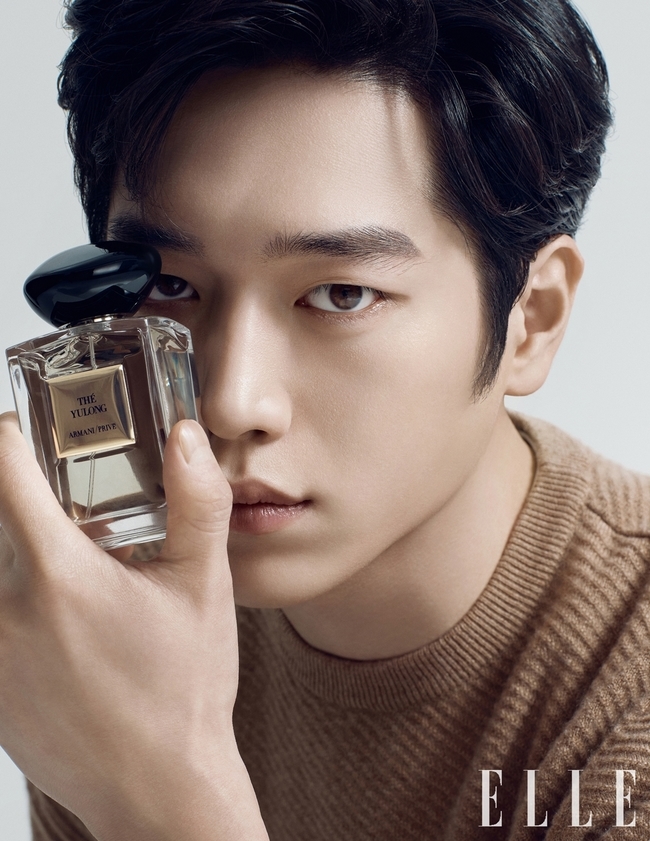 Visuals like the Piece of Actor Seo Kang-joon rob Sight.A pictorial featuring the luxurious mood of Actor Seo Kang-joon was recently released through fashion magazine Elle.Seo Kang-joon in the picture completed his irreplaceable sensual pictorial with his visuals like a piece and his eyes falling into each cut.Seo Kang-joon expressed Armani Preve perfume, which shows the most luxurious and unique fragrance in Armani beauty through the picture, with its unique chic charm, and unhappily revealed the picture of the painting.Especially, in the close-up cut, the eye genius was overwhelmed by the eyes that fell out.Seo Kang-joon, who completed the picture with a combination of chic and luxury in the piece visual, is a back door that attracted the admiration of the field staff with a professional appearance.emigration site