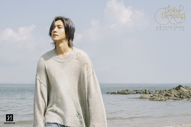 Kim Hyun-joong reveals first Teaser photo of Music albumKim Hyun-joong released two Teaser photos on October 12th, which will give a glimpse of the concept of Music album A Bell of Blessing through the official SNS of Henechia.In the released Teaser image, Kim Hyun-joong, who is in the background of the quiet beach where the lonely autumn atmosphere is felt, is included.With a moist look, Kim Hyun-joong creates a mysterious atmosphere.Kim Hyun-joong, who has captured the public with original music colors such as In a Package Cart, WHY and HAZE, is interested in what emotions and messages will attract listeners ears in this music album.Kim Hyun-joong will perform a new song at the Ranson Concert A Bell of Blessing to be held on October 17th.minjee Lee