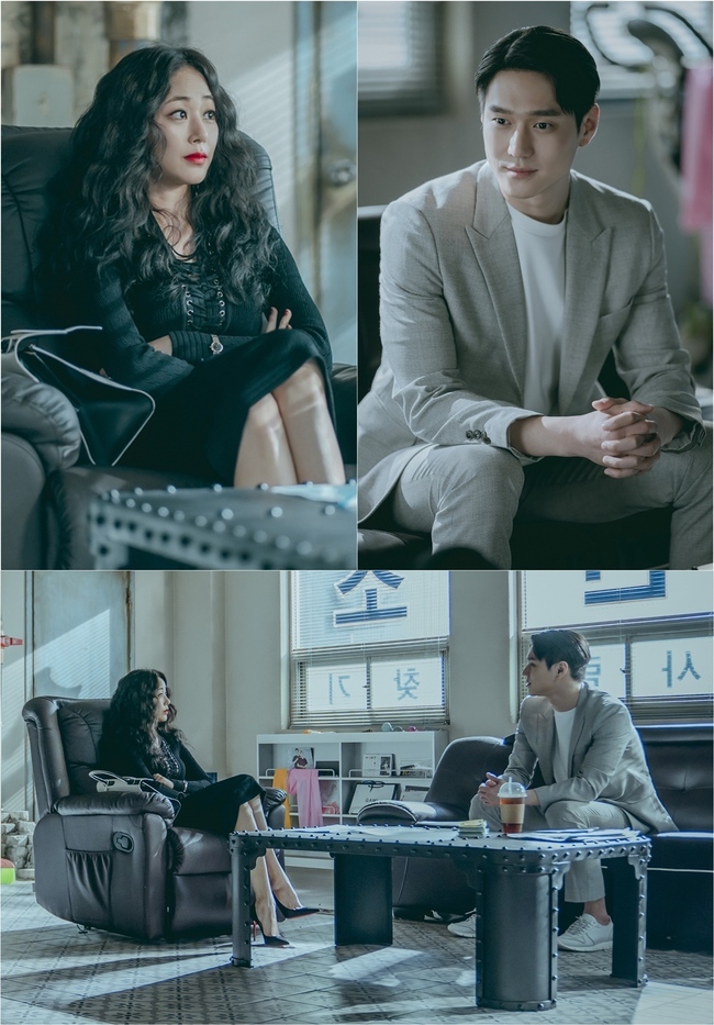 The secret deal between the dived Go Kyung-pyo and Kim Hyo-jin was foreseen.JTBCs tree drama Private Life (playplayed by Yoo Seong-yeol/directed Nam Gun) unveiled the meeting between Lee Jung-hwan (Go Kyung-pyo) and Jung Replay (Kim Hyo-jin) on October 14.In just two episodes, Lee Jung-hwan was a diver and Jung Replay gave a shocking discharge to Cha Ju-eun (Seo Hyun) with multiple headwinds.In particular, the fact that Jung Hwan, who had been driving a warm wind with pure straightness in the shadowy life of Ju-eun and was thrilled with the hearts of viewers, planned a fraudulent marriage with a solo cosplay, panicked viewers.So I did not dive on the day of the wedding, and I continued the award-winning move: meeting with Replay, who sent Ju-eun to prison.How and why did these Bongsu craftsmen meet?The two men, who had deceived even the life-style fraudster, met. The still cut, which was released before the broadcast, caught the meeting between Jung Hwan and Replay in a somewhat shabby space.Jung Hwan, who is responding with a relaxed replay and a smile, is filled with the spirit of a professional man.In the preview video released shortly after the broadcast, you can find the rice cake of this award meeting. Replay said, Everyone says? You are the best.I believe you will find it quickly. I guess you asked Jung Hwan for something, because you handed over a bunch of money.emigration site