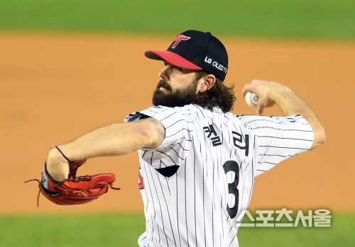 I dont mean to win, but I can design a variety of starting rotations to match the remaining Kyonggi schedule.Considering the proportion of Cole Hamels in Kyonggi, the rotation plan is likely to determine the teams fate soon.KT, Doosan, and Kiwoom, who are competing with each other, did not end until the end, faced the final choice of the regular season.I think this competition will probably be maintained until the end, Ryu said.If you see it, you will be really thrilled, he said. From next week, we will decide after checking the condition of our Cole Hamels.There will be pitchers left in the starting lineup and some moving to the bullpen, and pitchers who need a break may be removed from the one-week rotation and enter the final-week rotation.1 + 1 is also possible, he said, opening all possibilities and pledging to prepare for Endgame.