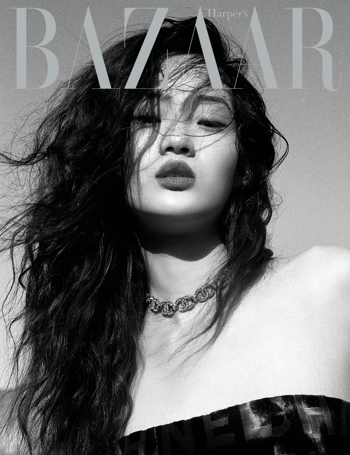 Fashion magazine Harpers Bazaar has released a fashion picture with top model Shin Hyunji.Last spring, the top model Shin Hyun-ji, who was in the finale of the 2020 F/W Chanel collection in Paris, France, and gathered topics with Asias first closing model, was the main character.It is a World Model that has a special relationship with Chanel House from Carl Lagerfeld to designer Virginia Biaar who leads Chanel now.She appeared as a cover girl in a newly released 2020 cruise collection.If Carl showed an overwhelming stage overflowing with imagination and creativity, now Chanel House, led by Virginia, showcases the style that contemporary women want and need.She has been a model since high school, and she has been mature and charismatic through this Bazaar cover shoot.Not only did it penetrate perfectly with vintage sensibility works that were shot only with film and polaroids, not digital!Im going to be the first to wear clothes Ill never wear in my life, and Ill be on the runway perfectly decorated, and I cant say all the joy of getting that spotlight.I think the power of fashion is similar, because it plays a role in representing and expressing the times and society. The fashion picture with Shin Hyunji and Chanel can be found in the November issue of Harpers Bazaar, website and Instagram.Meanwhile, Shin Hyun-ji, who was born in 1996, won the on-style Challenge Super Model Korea season 4 in 2013.He also attracted attention by boasting friendships with Song Hye-kyo, who surpassed the age of 15.
