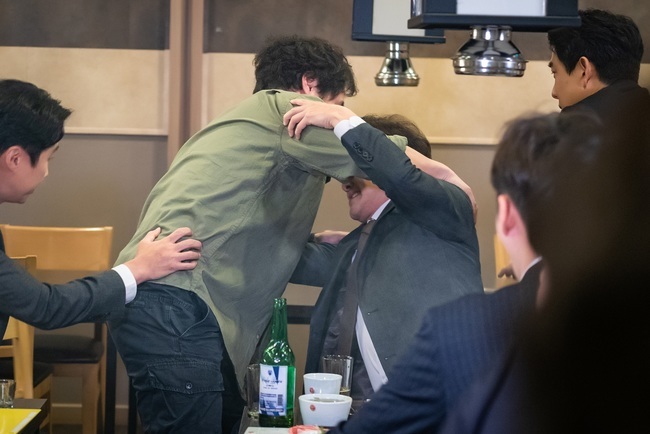 The first meeting of Bae Seong-woo and Jung Woong-in was captured.Park Sam-soo and Jang Yoon-seok are expected to bring dramatic fun to the border that is not enemy or friendly.I am glad and amused to be in a piece with Jung Woong-in Actor, Bae Seong-woo said. I learn a lot from the field.Jung Woong-in also said, Bae Seong-woo is a great actor both serious, comic and double sides.It is always fun to meet with you. Park Su-in