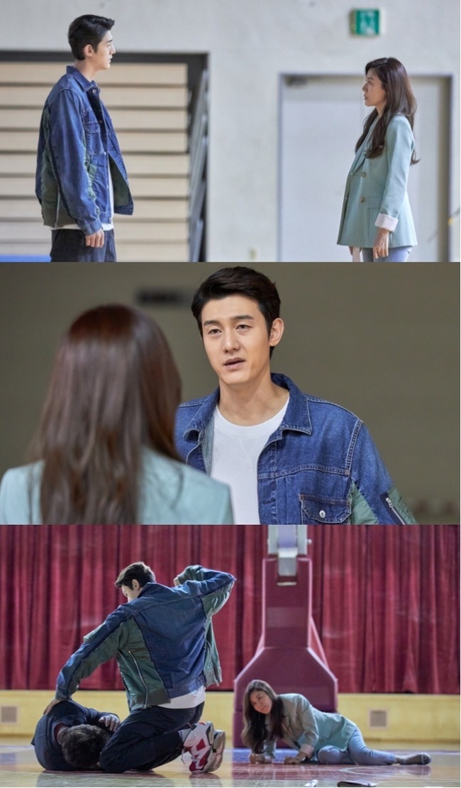 JTBC 18 Again Kim Ha-neul is confronted with Lee Ki-woo at the gymnasium, and the tension explodes.JTBCs monthly drama 18 Again (directed by Ha Byung-hoon/playplayplayed by Kim Do-yeon, Ahn Eun-bin, Choi I-ryun/produced JTBC Studio) is about her husband who returned to Leeds 18 years ago just before divorce.It has been well received as a life drama by harmonizing the family love that was forgotten in the realistic story of the 18th year couple, the story of the heart trembling, the Actors hot performance, and the sensual directing.Meanwhile, 18 Again will catch the eye by unveiling the steel with the immediate situation of Kim Ha-neul (played by Jung Da-jung) and Lee Ki-woo (played by Choi Il-kwon) ahead of the 9th episode on October 19.The tension between the two people who face each others eyes makes them stop breathing and watch.Lee Ki-woo, who is raising his fists and expressing his Furious, and Kim Hae-jin, who is lying on the floor, are caught and raises questions about what happened.In particular, Kim Hae-jin is saddened by his efforts to raise his body as if he will not collapse like this.In the last broadcast, it was revealed that one book was an entrance examination broker who demanded money from parents, and the affection recorded a conversation with the one and tried to report the corruption but failed.Among them, the appearance of affection that once again confronted the one hand in the gymnasium was captured. Whether affection can accuse the corruption of the one hand, his interest in his activities is heightened.kim myeong-mi