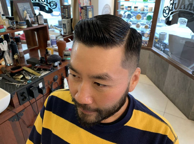 Noh Hong-chul told his Instagram on the 20th, # Noh Hong-chul # Noh Hong-tal # Hair Bolife # At first glance # Sam Hammington # I do not have anything # William Bentley # I am a big mouth # I am a big man.And posted several photos.The photo showed Noh Hong-chul receiving a haircut and a shave from a barber; his hair and beard were neatly arranged.The neat appearance of Noh Hong-chul attracts attention.On the other hand, Noh Hong-chul is appearing on MBC Save me Holmes.