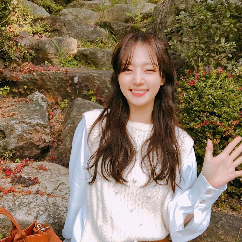 Actor Song Ha-yoon reported on the current situation of filming MBC Everlon drama Please Dont Meet the Man.Song Ha-yoon posted a picture on his instagram on October 21 with an article entitled Please do not meet the man who is so happy during shooting today.In the open photo, Song Ha-yoon is looking at the camera with a bright Smile, especially Song Ha-yoons unique eyes.The drama Please Dont Meet the Man, starring Song Ha-yoon, is set to air its first broadcast in November.