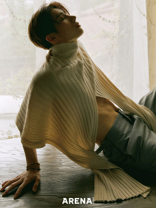 Interviews with pictorials from the group Victon (VICTON) han seung-woo and Choi Byung-chan have been released.The fashion magazine Arena released an interview with the Arena November issue picture with group Viktons Han Seung-woo and Choi Byung-chan on the 20th.The two people in the picture expressed the deepening romance of Autumn luxuriously.In the personal cut, the atmosphere of the alluring autumn man was completed, and in the joint cut, the perfect chemistry was boasted and the sensual and atmosphere picture was completed.From the sweater that matches the chilly autumn weather to the jacket of intense color and pattern, all the fittings were perfectly digested with solid physical and deep eyes and showed various charms.In a subsequent interview, Han Seung-woo said, The more I play the stage and the more I play music, the more I want to do better than anyone else and I want to go to the big stage. I think it will be a fire that does not go out. I expressed my aspirations.Choi Byung-chan, who has been a lively maker throughout the filming, said, I want to give pleasure and happiness to many people through my positive energy. Through the survival program, he said, I used to be weak and relying on my opponent.Victon broke his own record in the sound recordings and recordings through the single 2nd album Mayday in June. In July, he successfully held Ontact Live and showed solid growth.Han Seung-woo is showing his presence as an artist with his title song Sacrefice by releasing his solo album Fame in August, while Choi Byung-chan is continuing his upward trend with active activities, including challenging his first performance through JTBCs new mini-series Live On, which is scheduled to air in November.The interview with the pictures of Victons Han seung-woo and Choi Byung-chan, which are more mature and more anticipated in the future, can be found in the November issue of Arena.arena homme plus
