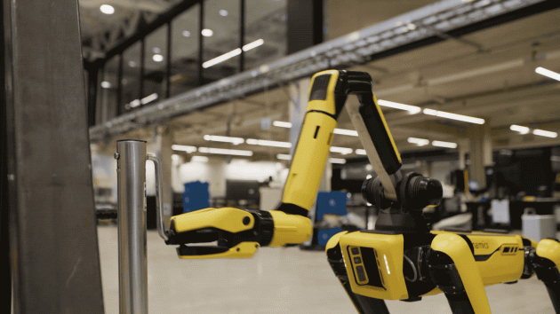 4족 로봇 개 '스팟'. 사진=보스턴다이내믹스 제공