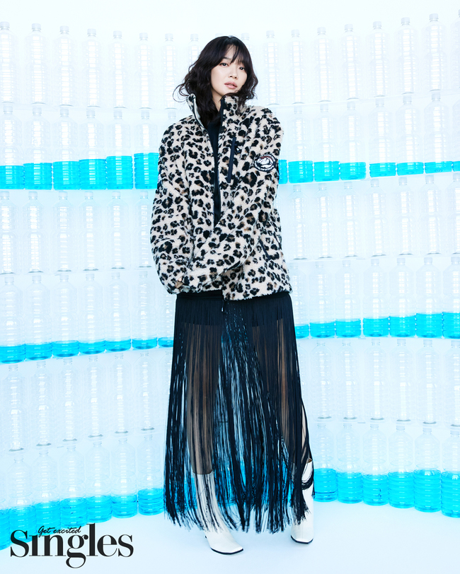 A picture of Shin Min-as good influence was revealed.The North Face is introducing an environmently friendly fashion that coexists with the earth through the Eco Fliss Collection, which is made by recycling PET bottles, down jackets that are completely decomposed in nature, and products that are applied with environmently friendly thermal insulation fillers.Shin Min-a said in an interview with a picture released on October 22, I was very surprised at first to hear that I made clothes with pet disease.I thought that The North Face, which came up with this idea, was really cool. He expressed both surprise and expectation about the brands innovative move.He also expressed his admiration for the environmently friendly fashion that anyone can practice, saying, I am proud that I have consistently informed the value and importance of the environmently and led the practice of protecting the global environment to the everyday area through clothes.Shin Min-a said, The news that we used garbage in Pacific Ocean gathered to form a large island came to a shock.I thought it was a far future rather than a direct threat, but it was a crisis we face today, such as microplastics and climate change, he said, expressing his serious opinion on serious environmental issues.pear hyo-ju