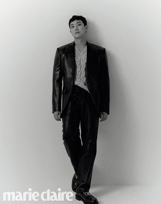 Actor Lee Joons autumn-influenced pictorial has been unveiled.This picture, which was released through the fashion magazine Marie Claire November, attracts attention with the calm styling of the seasonal feeling and the natural mood of Lee Joon.Lee Joon in the open photo is staring at the lens by matching the leather suit.In another photo, Lee Joon exuded the allure by digesting beige toned turtlenecks and black jackets, while in the other cut, he completed the Autumn Man in a soft atmosphere with brown toned knits.Lee Joon recently confirmed his appearance on Netflix OLizynal series Goyos Sea.Lee Joon plays the role of chief engineer Ryu Tae-seok, and shares with Bae Doo-na.In this interview, Lee Joon talked about the attitude of working on a new work.Fortunately, I am interested in the universe, he said of the work that unfolds in the unfamiliar background of the moon.I am in awe that no one dares to know the end of it. Lee Joon, who did not put the script in his hand during the interview, said, When I am in a work, I should be the person who knows the character I act best.I think about the person at every moment, immerse, dig in, and try to embody. I want to be a true actor who is really difficult but who does not act without a lie, he said.More pictorial and interview specialties from Lee Joon can be found on the Marie Claire November and on the official website.On the other hand, the Netflix OLizynal series Goyos Sea is a story of elite members who go to the research base abandoned on the moon in the background of the future Earth, which is devastated by the depletion of essential resources.Actor Jung Woo-sung has become a hot topic since he turned into a producer, and Lee Joon is also attracting attention as a return to the world.