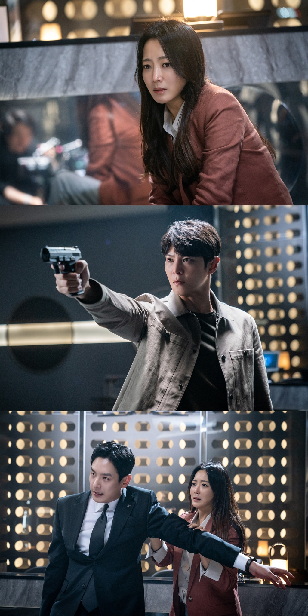 maekyung.com news teamAlices Kim Hee-sun, Joo Won, and Kwak Si-yang were in one place.Alice is running toward the end.In particular, Park Jin-gyeom (Joo Won) turned around in the last 14 endings and raised a knife to Kim Hee-sun, drawing attention to what story he will tell for the remaining two.On the 23rd, the production team of Alice will reveal the three people who faced Alice in the 15th episode, Yoon Tae-yi, Park Jin-gyeom and Yoo Min-hyuk, to focus attention.The first thing that attracts attention is Yoon Tae-yis sad appearance, where Yoon Tae-yi, who was always so strong and upright, sits on the floor with a frightened look.Even if she looks at her eyes, which are likely to fall into tears, she can guess how much she is in a precarious WOON situation.In the next photo, Park Jin-gum is pointing a gun at someone, causing curiosity.Park Jin-gum, who suddenly turned around in the 14th episode, cannot predict what Park Jin-gum is in and what is in the situation. The last picture is also intense.Yoo Min-hyuk seems to be trying to protect Yoon Tae-yi. Yoo Min-hyuks eyes are sore as to stop Yoon Tae-yi. What happened to Yoon Tae-yi, Park Jin-gyeom and Yoo Min-hyuk?Yoon Tae-i, Park Jin-gyeom, and Yoo Min-hyuk were the people who were thrown into the saddest fate by Journey to the Center of Time.Yoo Min-hyuk came to Journey to the Center of Time in 1992 and lost his beloved lover Park Sun-young, and did not know that she and her child were born.Park Jin-gum, who was born so, witnessed the murder of his mother Park Sun-young due to Journey to the Center of Time, and did not even know the existence of his father, Yoo Min-hyuk.Yoon Tae-yi lost his father due to Journey to the Center of Time, and was in danger because he held the secret of the last chapter of the prophecy related to Journey to the Center of Time.In this regard, the production team of Alice said, In the 15th episode that is broadcast today (23rd), Yoon Tae-yi, Park Jin-gyeom and Yoo Min-hyuk face Alice.And this shocking situation will make these three peoples fates even more sad and saddening.As the drama is heading for the climax, Kim Hee-sun, Joo Won, and Kwak Si-yang three actors played a breathtaking hot performance.I would like to ask for your interest and expectation in the story of three people who will hold the breath of viewers and knock on the audiences Chest. The story of Yoon Tae-yi, Park Jin-gyeom and Yoo Min-hyuk gathered at Alice ahead of the final battle can be confirmed at the 15th SBS Golden Earth Drama Alice, which is broadcasted at 10 pm tonight on Friday, October 23