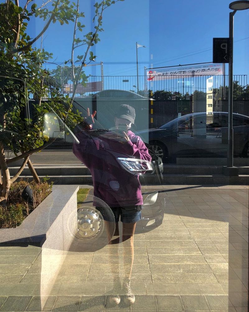 The way people have revealed their current status through SNS.The way people posted several photos on their SNS on October 23.The way people in the picture were wearing hoodies and shorts and wearing hats.The way people seemed to have left a picture of themselves reflected in Broken windows theory.He showed off his superior proportions like a model and showed off his refreshing charm by posing V.Meanwhile, The Way People appeared on the SBS drama Never Guy, which ended in July 2019.jang hee-soo