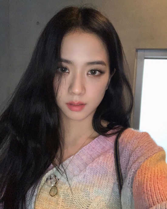 Saturday, a good day to meet Goddess #BLACKPINK #JiSoo BLACKPINK Ji Soos visuals attract Eye-catchingOn the 24th, BLACKPINK Ji Soo posted a number of photos on his sns.In the photo, Ji Soo poses in various ways; his dazzling beauty was enough to attract the attention of BLACKPINK fans and netizens.Meanwhile, BLACKPINK appeared on ABCs Good Morning America which aired on the morning of the 21st (local time) and attracted Eye-catching.BLACKPINK, who has written new records on various global charts, expressed his gratitude to the audience for the outstanding achievements of this broadcast, saying, Love and support sent by fans means everything to us.BLACKPINK has emerged as the center of the topic since its recent release of its first full-length album THE ALBUM in four years.They are in second place in both the first week of release on the US Billboard 200 and the UK Official Albums chart, and are writing a new history for the K-pop girl group.1 Video and new media brand of entertainment media.