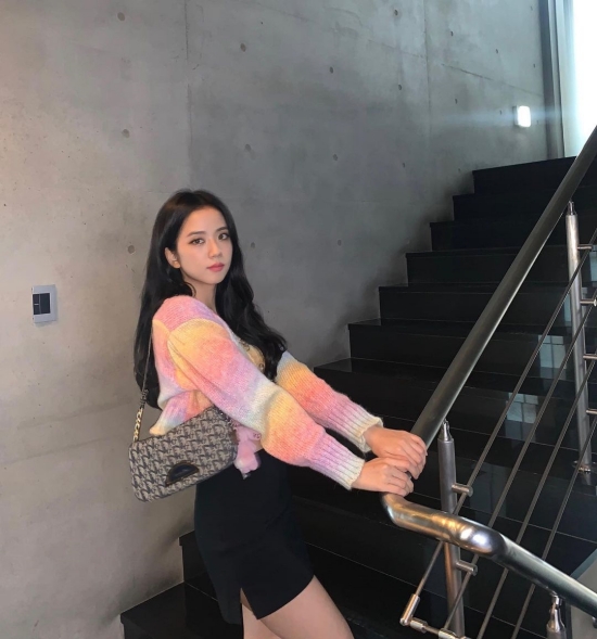 Saturday, a good day to meet Goddess #BLACKPINK #JiSoo BLACKPINK Ji Soos visuals attract Eye-catchingOn the 24th, BLACKPINK Ji Soo posted a number of photos on his sns.In the photo, Ji Soo poses in various ways; his dazzling beauty was enough to attract the attention of BLACKPINK fans and netizens.Meanwhile, BLACKPINK appeared on ABCs Good Morning America which aired on the morning of the 21st (local time) and attracted Eye-catching.BLACKPINK, who has written new records on various global charts, expressed his gratitude to the audience for the outstanding achievements of this broadcast, saying, Love and support sent by fans means everything to us.BLACKPINK has emerged as the center of the topic since its recent release of its first full-length album THE ALBUM in four years.They are in second place in both the first week of release on the US Billboard 200 and the UK Official Albums chart, and are writing a new history for the K-pop girl group.1 Video and new media brand of entertainment media.