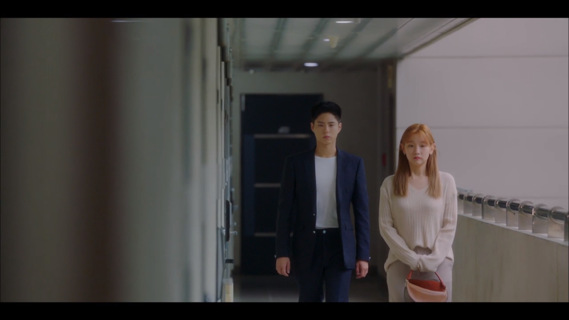 The Record of Youth Park Bo-gums fever made the hearts of viewers feel bad.In TVN Mon-Tue drama Record of Youth broadcast on the 26th, Park So-dam said farewell to Park Bo-gum.The reality that the word love became more like a habit made them hard, and decided to end the resting love, and Sa Hye-joon was sore and chewing on his pain.Manager Lee Min-jae (Shin Dong-mi) also tried to fix the situation by distributing a refutation article called unfounded.Ahn Hye-joon, who did not know this, complained that he visited Lee Min-jae and asked him about his doctor as well as his doctor. I do not want to be infringed on my life according to my situation.I know that it was an act for myself, but in Sa Hye-joons position, protecting the stability was the first priority.Sa Hye-joon prepared the event for the stability that would have hurt him by this incident, as he promised his unchanging love, leaving happy moments as a picture and presenting the only shoes, but it was counterproductive.I knew the sincerity of Sa Hye-joon in a stable gift, but I was hurt once again by my mothers snobbish thought that she would meet with Sa Hye-joon and benefit economically.The drama, which Sa Hye-joon appeared in, also had problems with the ongoing drama, and the atmosphere of the scene was cold due to the drop in ratings, and the advertising company was also dissatisfied.In a situation that is not getting better, Lee Min-jae asked Sa Hye-joon to release the letter, but he wanted to keep his conviction saying he could still endure it.Sa Hye-joon, who had a hard time and stayed, finally separated.Remember when I say Im sorry if I love you? said the lucky stable. Im sorry when I met you.I could only say that I am sorry for the question, and I know that Sa Hye-joon is harder than anyone else, so I am stable. I will not do what I get now.I want to go back to my daily life before I love you. The tears of Sa Hye-joon, who blamed himself for not being able to keep his promise that he would do better to never say sorry to his beloved lover, have brought empathy.The reality of being able to keep the precious things, though he fulfilled his dream of Actor, made him unhappy.Meanwhile, the final episode of tvN Mon-Tue drama Record of Youth will be broadcast today (27th) at 9 p.m.