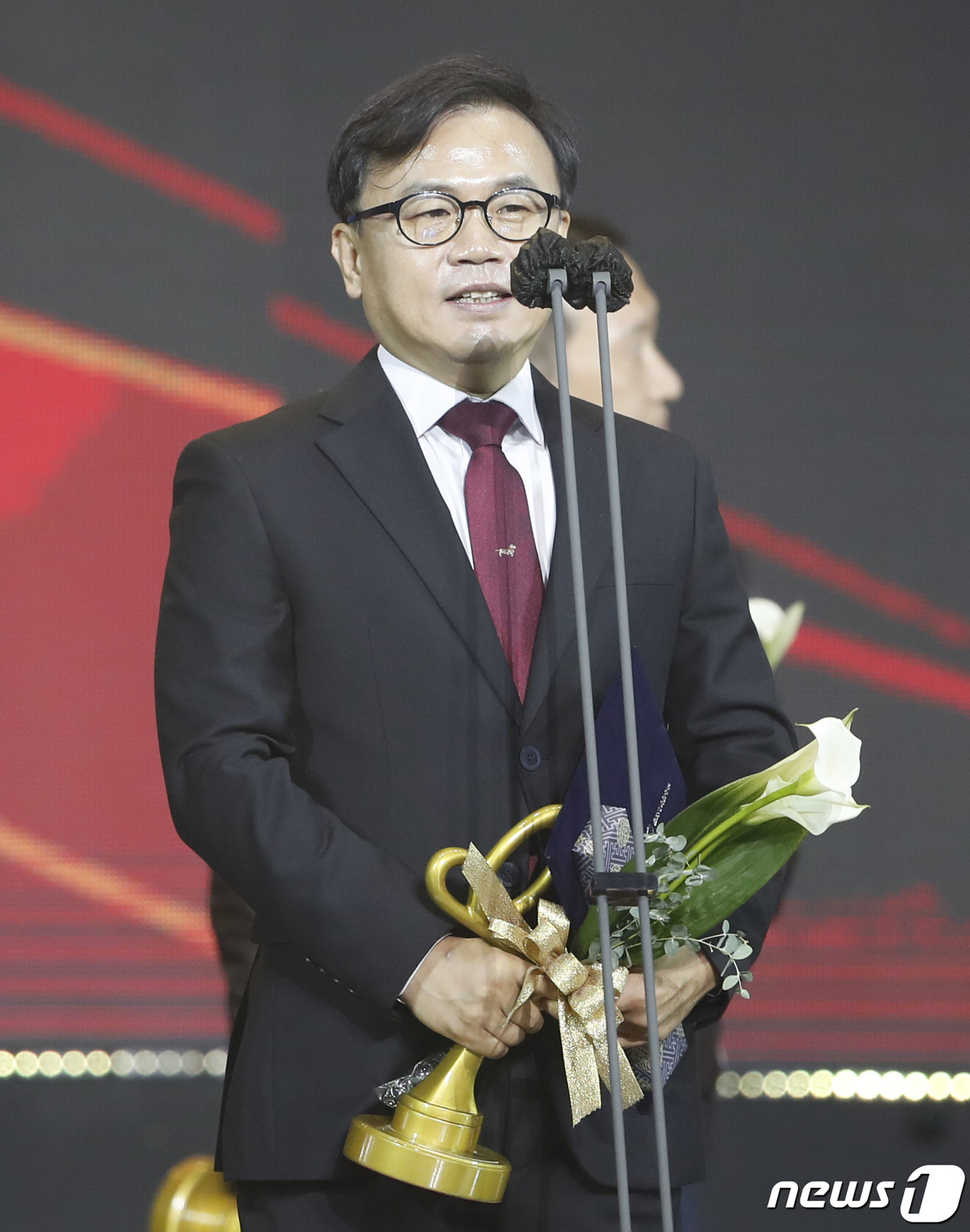 성우 이미지
