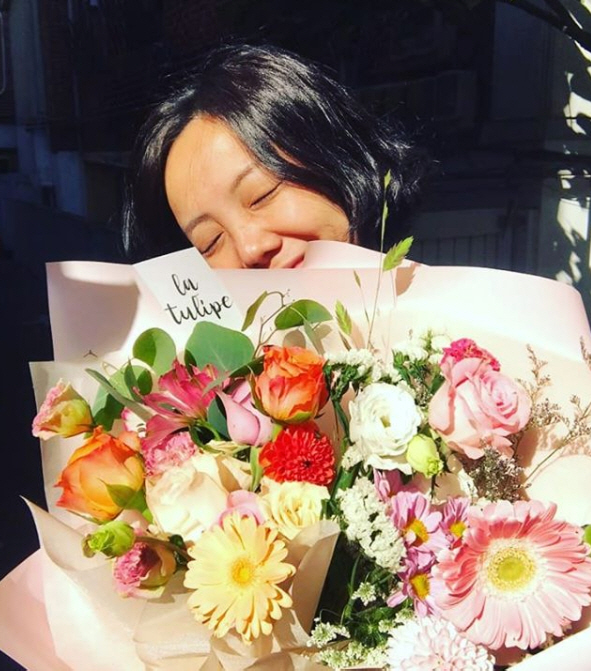 Go Eun-ah, 8kg weight loss Beautiful looks Happy Thanks for your 33rd birthday Go Eun-ah posted an article on Instagram on the 28th, Thank you for being happy? And a picture.The photo shows Go Eun-ah, who is building a happy Smile with a bouquet of flowers bigger than his body.Go Eun-ah, who celebrated his birthday on October 28, thanked his acquaintances for celebrating his 30th birthday.On the other hand, Go Eun-ah recently appeared on MBC Power of omniscient meddling and Radio Star.Go Eun-ah has been communicating with the public through the YouTube channel Bangane operated by his brother Mir and has recently been revealed to have succeeded in dieting.