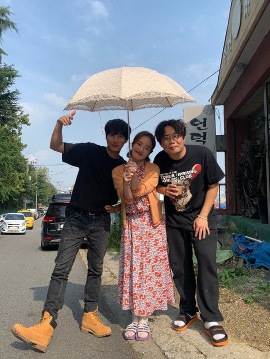 Actor Hwang Bo Ra reveals his Drama End commentsHwang Bo Ra, who recently finished filming Drama Zombie 2: The Dead are Among UsMonk, said, I would like to thank Director Shim Jae-hyun, Baek Eun-jin, and all the actors and staff who have suffered together to make a good work.It was always a scene full of laughter and I was happy to be together. K-Zumma In the linear was also a new Top Model.I was really happy while I was Acting the Linear and I would like to thank the viewers who have sent a lot of interest and love to Zombie 2: The Dead are Among UsMonk and In the linear. Zombie 2: The Dead Are Among UsMonk is a Zombie 2: The Dead are Among Us symbiotic human comic drama in which the second year of resurrection, Zombie 2: The Dead are Among Us Kim Moo-young (Choi Jin-hyuk), becomes Monk and struggles to find his past.Hwang Bo Ra was well received by viewers by performing a unique presence until the last episode of the breakup in Zombie 2: The Dead are Among UsMonk as the intrusive K-Zumma ball.In the linear appeared as a living-strength housewife who continued her familys livelihood with yogurt delivery.Hwang Bo Ra has been a top model in an extraordinary visual transformation to act in the linear, as well as a universal new styler that gives laughter and comics at the same time, delightfully digesting the life act that evokes empathy.Hwang Bo Ra is currently appearing on the entertainment program Life inversion Music Game Show - Lotto Singer and is being cast on KBS Drama Special 2020 Thieves.