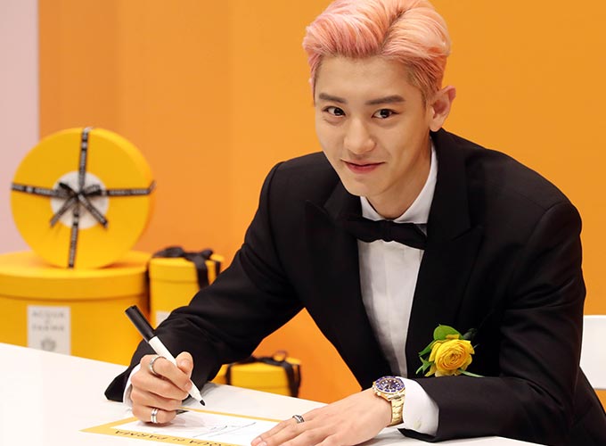 The controversy over personal life of group EXO Chanyeol is getting hotter.Mr. B, who claims to be a former GFriend of Chanyeol, and Mr. B, who claims to be an acquaintance of Chanyeol, has been disclosureing about Chanyeols personal life.On the 29th, Mr. A, who claims to be a former GFriend of Chanyeol, said through an online community that Chanyeol had an affair with more than 10 people, including girl group, YouTuber, BJ, dancer, crew, and acquaintances.Mr. A has also certified Chanyeol and his past friendship by revealing photos of himself.On the same day following Mr. As Disclosure, Mr. B, who said he was an acquaintance of Chanyeol, made his own instagram and added Chanyeols speech and death and personal life.Mr. B has criticized Chanyeol for mentioning harsh speech and dead, as well as attempts at the Financial Crimes Enforcement Network.Mr. B said, Chanyeol was a friend with ambition beyond greed.I thought it was a good guy to know from Baek Hyun, but I thought it was better to stay as a friend because of rumors and speech and deeds. Mr. B said, This situation is all your business.I said, Be careful with your words to the speech and deeds that will frown on the impression, and said, I like people who like this. Thats deception, theres no minimum courtesy to anyone who likes and cheers, he added.Mr. B also said, I did not imagine that the Friend would have recorded it, you who lived with the words I will die if it interferes with my music life.Mr. B also said that Chanyeol tried to call him and make him a Financial Crimes Enforcement Network.Mr. B said, Before you blame me, look back on yourself and reflect on yourself. I apologize to the Friends.You are still far away from calling the Financial Crimes Enforcement Network, he said. Please wake up. Chanyeols personal life controversy is mounting, but the controversial party, Chanyeol and its agency SM Entertainment, have not yet made a big point.Although it is not yet known whether the Disclosure letter left by Mr. A and Mr. B is authentic, EXO fans expressed disappointment at Chanyeols personal life controversy and issued a statement demanding that he withdraw from his EXO.At the EXO Gallery, SM Entertainment said, We can not tolerate the past of Chanyeol, who has not been able to keep the degree and has suffered a great deal of damage to one person.EXO Chanyeol Personal Life Controversy Continues Disclosure of acquaintance B following former girlfriend captain A