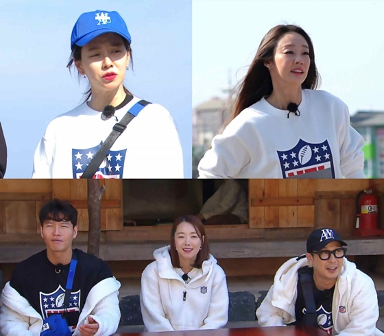 Race of all-time senior Sen sisters unfolds in Running ManSBS Running Man, which will be broadcast on November 1, will be decorated with Jeju Island Special Feature 1.Actors So Yi-hyun, Choi Yeo-jin, Han Ji-eun and Lee Ju-bin, who match the beautiful scenery of Jeju Island, played a special role in the guest.So Yi-hyun, a mother of two children, formed a team of Kim Jong-guk, who is suspected of having a daughter hidden in LA, and Haha, a three-brother and a half-brother, and a team of one-two-threeChoi Yeo-jin showed the same team Lee Kwang-soos weak appearance on the mission, Look straight at my eyes, and showed the scene of Girl Crush, foreshadowing the one-on-one battle with Yang Se-chan.In addition to the two guests, Song Ji-hyo also descended from the opening to bad land.When the guests voted out of the rankings in the popular vote of the same team members, they appealed actively to call the man guest and laughed.In the mission, it showed the power of active Jihyo and bad Jihyo properly.In the activities of the Sen sisters, the members also played all kinds of fouls with 10 years of know-how and played dirty play.The actors girl Crush Race and the previous muddy fighting scene can be found in Running Man.