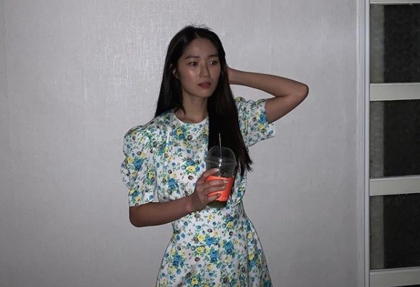 Actor Kim Hye-yoon shared the latest update of the star Elysh charm.Kim Hye-yoon posted a picture on his Instagram with a heart emoticon on the 1st.This photo shows Kim Hye-yoon standing in front of the camera in a vintage dress.Kim Hye-yoon in the photo focused on netizens attention with his star Elysh charm without such lighting and correction.Meanwhile, Kim Hye-yoon returns to the movie Midnight (Gase).This film is a chase of a sign language counselor and a serial killer. In addition to Kim Hye-yoon, Jin Ki-joo, Park Hoon Gil Hae Yeon and others appear.