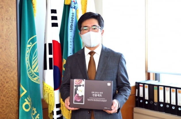 인핸드 이미지