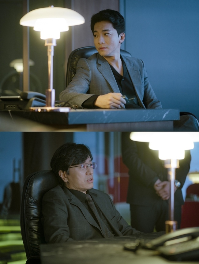 Personal Life Miniforce Billen Kim Yung-min and Kim Min-Sang meet to create a huge conspiracy.Kim Jae-wook (Kim Yung-min) and GK Kim Sang-man (Kim Min-Sang) announced the birth of the Miniforce Billon combination in JTBCs Personal Life (playplay by Yoo Seong-yeol/directed Nam Gunt).The same goal of King Maker, and all obstacles to it are removed, and even if the obstacle is Lee Jung-hwan (Ko Kyung-pyo), the companys junior, there was no way to look at it.Unlike their plans, the existence of Jung Hwan, who is alive and tracking their reality, has become a blind spot.The Personal Life side unveiled a suspicious meeting still cut by Jae-wook and Kim, who will be held on the night of November 4.This time, I wonder who youre planning a documentary thats made a scapegoat for.Jae-wook, who visited the traffic accident site already manipulated by Jung-hwan and confirmed that he was alive, pointed out the identity of the mysterious Helmet Nam, who helped Cha Ju-eun (Seo Hyun) and Jung Bok-gi (Kim Hyo-jin) escape.Kim is also watching Jung Hwan, who is moving freely without being caught in the scenario of the ending of a troublesome subordinate who continues to violate instructions.In addition, the point to note in the above still cut is that the two met in the Baro GK meeting room.In the preview video released immediately after the broadcast, Kim said, I am Kim Jae-wook, who will work together today.This is also expected to be a point of observation for Jae-wooks Big Picture, which has been back in GK, which has been on its feet to achieve its ambition as a king maker for more than 20 years.