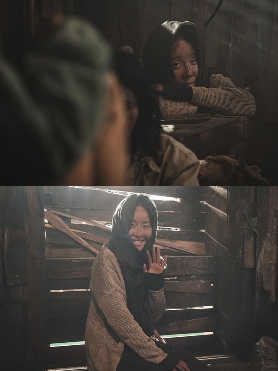 Postpartum care centers Uhm Ji-won has unveiled Ykan Mukbang behind-the-scenes cut that gave viewers a laughing bomb.Uhm Ji-won wrote on his instagram on the 4th, Hyun Jins crazy Ykan Mukbang behind-the-scenes cut. Snowpiercer parody. episode 2.Postpartum care centers and several photos were posted.The photo shows the TVN monthly drama Postpartum care centers broadcasted on the 3rd, eating Ykan of Oh Hyun-jin (Uhm Ji-won).This is a parody of the movie Snowpiercer, which appeared as an imaginary god after the postpartum care centers, and Cho Eun-jung (Park Hae-sun) who had been confronted in the hospital earlier.Uhm Ji-won, who plays Oh Hyun-jin, laughed at the viewers while eating Ykan in the parody scene of Snowpiercer.In the meantime, Ykan Mukbang behind the Uhm Ji-won revealed that Ykan was held in his hand and eaten.In addition, in other photos, Uhm Ji-won attracted attention with the atmosphere of enjoying the Postpartum care centers with a bright smile.Meanwhile, Postpartum care centers starring Uhm Ji-won is the youngest executive in the company, and the oldest mother Oh Hyun-jin in the hospital is a passionate birth that grows with the motivations of the cooks through disaster-like childbirth and distress-grade postpartum care centers.