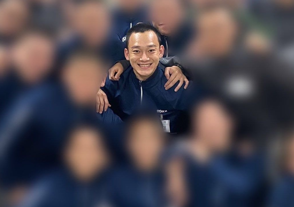 The recent situation has been revealed after the group EXO Chen enlisted.On the 4th, an online community posted a picture of Chen, who entered the recruit training, which was released by a group photo of Chens training group in Army service.In the open photo, Chen smiles brightly, staring at the camera with his trainee motives and shoulder-to-shoulder, with short hair, wide forehead and tanned skin pulling out Eye-catching.The netizens responded I did not recognize, Army perfectly adapted, When did you go to Army?Chen marriages in January of this year and reported on April, and on October 26, he joined the active duty in support of EXO members.Chen is admitted to Army Training and is undergoing basic military training.On the other hand, Chen made his debut as a group EXO in 2012 and received a lot of love. He also worked as a unit group EXO - Chen Baekshi with Baekhyun and Xiumin.Photo: Online Community, DB, EXO Leason
