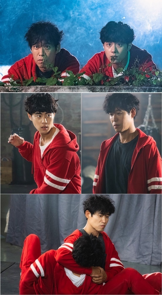 Headlock skinships of Jo Byung-gyu and Yoo Jun-sang, the anticipated movie of the second half of the OCN, were captured.OCNs new Saturday original Wonderful Rumors, which will be broadcast first on November 28 following the OCN Dramatic Cinema Surch, is the radical (?) of demon hunter Jo Byung-gyu (sort station) and Yoo Jun-sang (sort of Kamotak) on November 5It reveals the SteelSeries with affection and stimulates curiosity.The Worseful Rumor based on the next webtoon of the same name is a cheerful and sweaty evil spirit, a hero who pretends to be a national stagist and defeats the demons on the ground.The story of the evil souls of the afterlife that came down to the earth for the eternal immortality and the counters with different abilities such as power, psychometry, and healing are dynamically unfolded.Jo Byung-gyu will play the role of the counter special recruit Somun in Worseful Rumors and Yoo Jun-sang will play the role of Kamotak, the strongest power owner of the counter.The two are already anticipating the Bromance restaurant with their teenage and 30-year-old chemistry, and their breath that crosses the comics and comics, making the hearts of prospective viewers wriggle.Jo Byung-gyu and Yoo Jun-sangs hot headlock skinship in the SteelSeries, which is related to this, steals the viewers gaze.To launch a radical affectionate offensive in which Yoo Jun-sang caught Jo Byung-gyus neck in a surprise snap during training.Jo Byung-gyu, who maintains a Fight Tonight and constant combat posture posture on the head lock that does not know when to come in, and the natural and virtuous look of Yoo Jun-sang contrasts to create a navel-grabbing smile.In another SteelSeries, Jo Byung-gyu and Yoo Jun-sang turn into two meerkats during the incubation as if they had a strong skinship.The eyes of two people staring somewhere are shining as if they have put a star in the night sky, and as time goes by, they are expecting not only the hot romance of the two counters, which will become thicker, but also the first broadcast of Worse Rumors.Jo Byung-gyu and Yoo Jun-sang focused their attention on the scene with an outspoken skinship reminiscent of a real-life open-minded brother in the shooting.Yoo Jun-sang is the agility of catching Jo Byung-gyus neck quickly, and Jo Byung-gyu, who smiled brightly toward Yoo Jun-sang, expressed his knockdown realistically and laughed at the staff.Jo Byung-gyu and Yoo Jun-sang are getting a good grasp of each other, so the more they shoot, the more synergies they have to breathe, said the production team of Worse Rumors. Jo Byung-gyu and Yoo Jun-sang are going to show Legend Chemie, which goes beyond Bromance, so please expect it, he said, expressing confidence in Actor and his work.