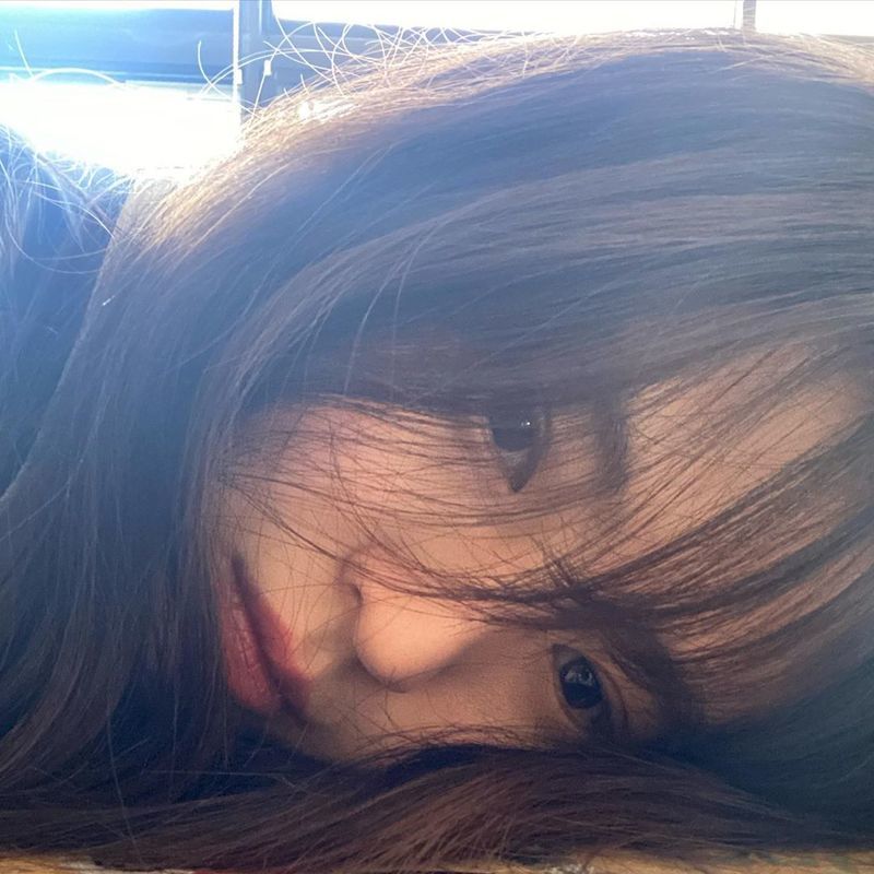 Actor Han So Hee cut bangs and sported more prettier beautiful looksHan So Hee posted a recent photo on his instagram on November 5.Han So Hee in the public photo is taking a selfie in a relaxed posture.Han So Hees bangs transformation, which has always been a clean style with long straight hair without bangs, attracts attention.In particular, Han So Hee is impressed by his neat charm despite his close-up shot on his face without a toilet.On the other hand, Han So Hee has been attracting attention because he completely digested the villain Yoo Dae Kyung Station which can not be hated in JTBC Drama The World of Couples which last May.