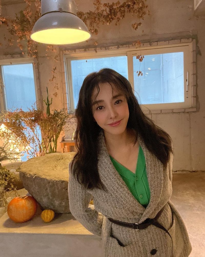 Actor Park Eun-hye has sent his best regards to fans.Park Eun-hye said on November 5th in his instagram, I got cold in the morning and evening ... I have a bad nose ... Be careful of the cold ~ everyone starts the day with strength!I posted a picture with the article.Park Eun-hye in the public photo is looking at the camera with a smile, especially the beautiful beautiful looks.Park Eun-hye will appear on TV Chosun Revenge on November 21st.Yeji Lee