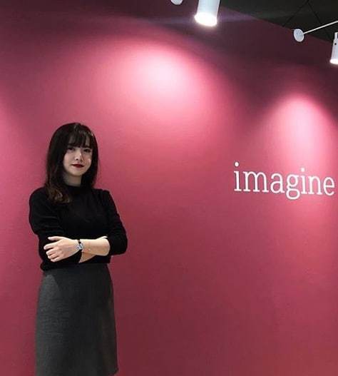 Actor and director Ku Hye-sun showed off the picturesque beauty.Ku Hye-sun posted a photo on his Instagram on November 5 with the words A woman like me...#kdrama #korea #koresun #goohyesun #leeminho #boysoverflowers #kpop.Ku Hye-sun in the public photo is wearing a black black black and gray skirt.Ku Hye-sun, who is smiling with his arms folded, admires the beauty that becomes more beautiful over the years.Especially, compared to black night, the brighter and brighter Skins makes you feel like you are looking at Snow White.Meanwhile, Ku Hye-sun divorced Actor Ahn Jae-hyun in July after a long divorce.After the divorce, Ku Hye-sun performed various activities, including publishing the book I Am Your Companion, inviting the gallery, releasing the New Age regular album Breath 3 and participating as a judge on the 22nd Bucheon International Animation Festival (BIAF2020) feature competition.Ku Hye-sun recently opened YouTube channel Studio Ku Hye-sun and will appear on MBC entertainment Point of Omniscent Interference which will be aired on the 7th.Lee Hae-jeong