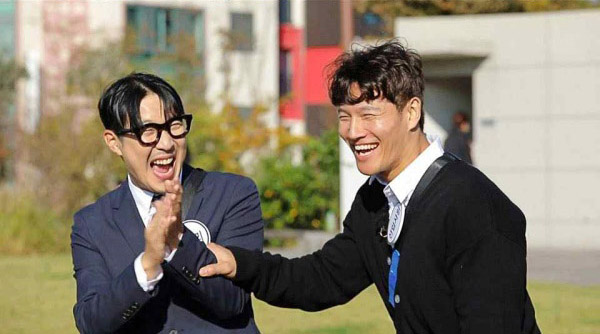 On SBS Running Man, which will be broadcast on the 8th (Sun), the members of Running Man who left Jeju Island package Travel will perform a previous-class situation drama.Earlier, Running Man made a big headline, including setting a character that broke the mold through the Chuseok special feature Yujinae Heritage War, which was broadcast in October, and climbing to the top of video streaming sites and major portal clip views immediately after the broadcast with the Chemi explosion situation drama.This weeks broadcast predicted the birth of another Legend situation drama with the concept of A variety of 4 couples who left the package Travel to Jeju Island.On this day, the priest Chemie of Yoo Jae-Suk, a human cultural asset that can not be identified, and Ji Suk-jin, a gubakdegi teacher, Kim Jong Kook, Super Rookie, Haha,  -min, Song Ji-hyo, the winner of the Mathematics Olympiad, and Lee Kwang-soo, the runner-up, caught the attention of the character and the chemistry with the partner.They enjoyed a great trip to the scenery and sightseeing spots of Jeju Island, touring restaurants, taking pictures of life, but there was a tension in the pleasant Travel when the super-class reversal hidden in the package Travel was revealed.Also, the first special feature of Jeju Island, which was broadcast last week, produced a lot of topics as Lee Joo-bin and Han Ji-eun, who were invited as guests, were on the portal site search terms. This week, which was also featured as Jeju Islands second special feature, also raised expectations by introducing the beautiful scenery, attractions and food of Jeju Island along with the previous-class situation drama.The identity of the previous-class situation drama and the reverse package Travel, which show the 10-year breathing among the members, can be seen on Running Man, which is broadcasted at 5 pm on Sunday, 8th.Photos