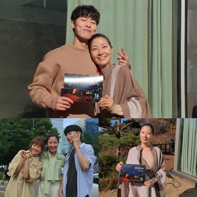 Seo Yi-Sook expressed his affectionate feelings after the last filming of the KBS 2TV drama Do Do Sol Sol La Sol, Cho Yoon-sil.Actor Seo Yi-Sook released an authentication shot and on-site shooting cut with Actor Goa and Lee Jae-wook, starring Do Do Sol Sol La La Sol, on his SNS on November 4, saying, It was finished without any accidents until the last shooting of Yoonsil Station today.I finished it safely even in a very difficult time with Corona 19, but I think I felt sorry for the fact that there were a lot of things during the shooting period for almost seven months, he said.Seo Yi-Sook praised the staffs hard work, saying, The field staffs are more careful and careful until the 8th, and all our staff, managers, stylists, and hair managers have suffered a lot. I will see you in another work.Do not miss the shooter today, he said to the viewers Do Do Sol Sol La La Sol.bak-beauty