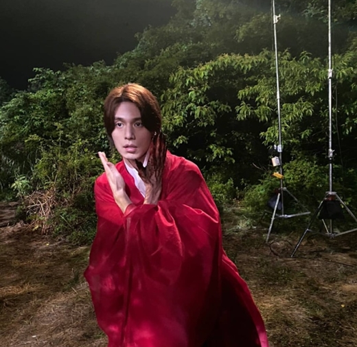 On the 8th, Lee Dong-wooks official Instagram posted several photos along with a post saying, A photo from Yiyeon, Yiyeon, who was surprised by the appearance of Dong-wook, who was excited by a special make-up.In the released photo, Lee Dong-wook in Hanbok shows off his bloody hands with sharp nails, and induces laughter with a clumsy expression as if exuding charm.Lee Dong-wook is appearing as the male Gumi-ho Yiyeon in the cable channel tvN Wednesday and Thursday dramaGumiho.