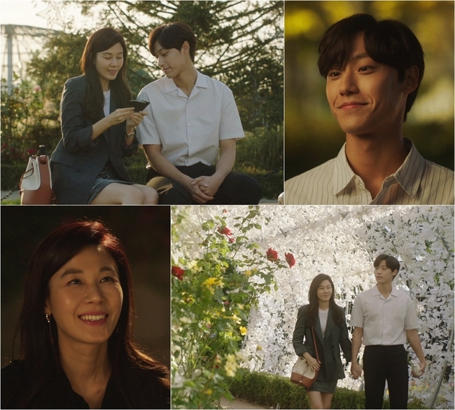 18 Again Kim Ha-neul, Lee Do-hyuns sweet Date scene was captured.The JTBC Wall Street drama 18 Again (director Ha Byung-hoon/playplayplayplayer Kim Do-yeon, Ahn Eun-bin, and Choi I-ryun), which has left only two times to the end, is making viewers unable to break up by holding up the second romance of the divorced 18-year couple and the feeling with the familys troubles that bloom in it.In particular, in the last broadcast, Kim Ha-neul burst into tears when she realized that her ex-husband, Hong Dae-young (Yoon Sang-hyun), was the only one who thought of her husband as her friend.So, affection and Daeyoung started a second romance that confirmed their hearts toward each other with a deep kiss and made Heart buzz.Among them, Kim Ha-neul and Lee Do-hyuns Date Steel Series will be released ahead of the 15th episode on November 9th.In the open Steel Series, they sit down and share memories, and they have two shots of two people walking together with each others hands.Above all, Kim Ha-neul and Lee Do-hyun look at each other with their honey-like eyes and make the hearts of those who see each other look more excited with a smileless expression.Once again, interest in the story of two people who entered the romance flower path is amplified.The production team of 18 Again said, The second romance of affection and Daeyoung, which confirms each others sincerity, will make viewers hearts fluctuate.I would like to ask for your interest in what kind of ending their romance will be.