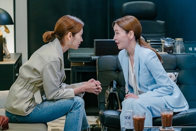 Kim Jung-Eun, Choi You-Wha completely reverse the story landscape with a twist to share a tight fight-ending toast.Kim Jung-Eun and Choi You-Wha are seen toasting secretly in the 11th MBN monthly drama My Dangerous Wife (directed by Lee Hyung-min/playplayplayed by Hwang Da-eun), which will air on November 9th, raising curiosity.In the drama, Shim Jae-kyung and Jin Sun-mee are sitting in a restaurant office and talking.Shim Jae-kyung faces Jin Sun-mee with a full-faced face and gives a suggestion, and Jin Sun-mee looks at Shim Jae-kyung with a suspicious look.The two of them face to face and discuss for a long time, and finally they meet with a happy smile and toast a deep cocoa and a cool can beer.Shim Jae-kyung and Jin Sun-mee, who were the enemies of Kim Yun-Cheol, showed signs of unexpected cohesion, attracting attention as to what the secret meeting of the two was.In the last broadcast, Shim Jae-kyung offered 5 billion won in front of Kim Yun-Cheol, who is going to leave his side by giving a marriage ring and a divorce application, but Kim Yun-Cheol expressed extreme anger by pressing Shim Jae-kyungs neck.Finally, with 5 billion hidden by Shim Jae-kyung emerging on the surface, Shim Jae-kyung and Kim Yun-Cheol are curious about Shim Jae-kyungs other plan to reach divorce.Kim Jung-Eun and Choi You-Whas Cheers to the Daedong Unity scene was filmed in Paju-eup, Paju, Gyeonggi-do last October.Unlike the drama relationship, Kim Jung-Eun and Choi You-Wha, who are in fact a strong senior relationship, have been enjoying the shooting scene with a smile and a smile as if they were alone for a long time.However, when I entered the filming, the two of them searched for each others intentions, fought each other, and expressed their breathtaking atmosphere with tightness of the ambassador, and led my admiration.