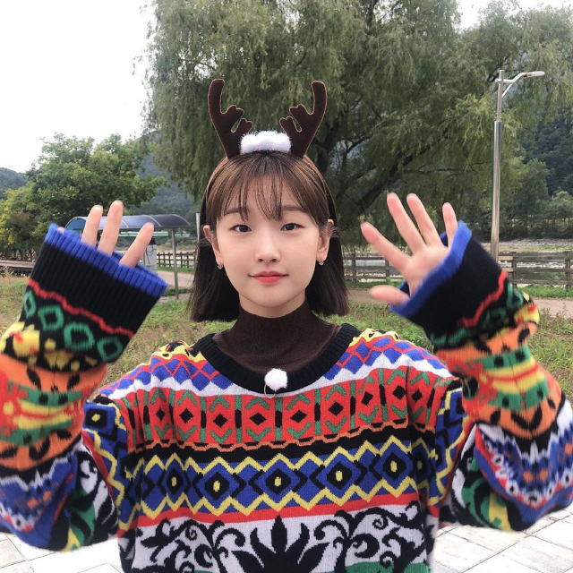 Actor Park So-dam has reported on the latest.On the 10th, Park So-dam posted a picture on his Instagram with an article entitled # Gamseong Camping Today I Can not Meet Today, but Today Im Fighting # November 20 # Friday night 9 oclock.In the photo, Park So-dam, who is staring at Camera with a deer horn headband, is shown.In particular, Park So-dams round eyes and white skin caught the attention of netizens.Meanwhile, Park So-dam is appearing on the JTBC entertainment program Gamseong Camping.