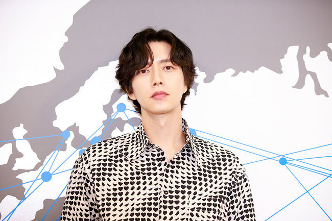 Actor Park Hae-jin will be interviewed as Korea Star representative in Africas largest broadcasting market.Park Hae-jin will be invited to the 2020 DISCOP APRICA Korea Week organized by the Ministry of Culture, Sports and Tourism and the Korea Creative Content Agency, which will be held online on November 10, to tell about the global advancement of Korean Wave Drama.DISCOP AFRICA is the largest video market in Africa held every year since 2008, with major broadcasters and production companies such as South Africa, France, the United Kingdom and the United States participating in the event. Park Hae-jin is conducting an event online this year. He was invited to an interview on the subject of rapa.Park Hae-jin said, Drama Cheese in the Trap was exported to the highest price of cable program at the time, and the main character Park Hae-jin was very powerful. Asked about the idea of ​​KDrama craze, I think I should make a better work every time I get a chance to do it.  It is also important to be loved a lot.So I feel more responsible and try harder. As for the effort to dramatize the original webtoon, Yu-Jeong, the main character in the webtoon, is called Yu-Jeong senior and has been worried about not breaking the fantasy because it is a lot of love, he said.The original webtoon drama does not undermine the value of the original work, but in some parts it is necessary to differentiate the value of the drama, he said.Park Su-in