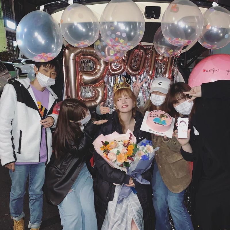 Apink Yoon Bomi thanked the staff for their supportOn November 10, Yoon Bomi posted a picture on his instagram with an article entitled Thank you for the last time of our staff who worked hard for three months?In the photo, Yoon Bomi shares her joy with the staff in commemoration of the last filming of Drama, and is attracted to the sight of her smiling happyly surrounded by bouquets and balloons.On the other hand, Yoon Bomi played the role of Moon Ye Sul in MBC Everlons new drama Please do not meet the man.Please dont meet the man will be broadcast first on Tuesday, November 10 at 10:40 p.m.