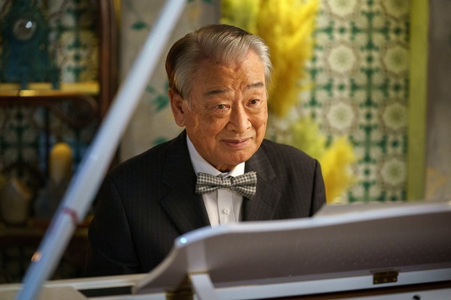 Do Do Sol Sol La La Sol concert Lee Soon-jae is expected to give warm healing to the house theater.KBS 2TV drama Do Do Sol Sol La La Soldirected by Kim Min-kyung/playplayplay by Oh Ji-young) unveiled the scene of the concert of Kim Man-bok (Lee Soon-jae), a passionate student of La La Land, on November 11, ahead of the 11th broadcast.Piano Lean on Me Gurara and the warm appearance of the villagers who are impressed by the performance are interesting.Do Do Sol Sol La La Sol adding to the interest with the unpredictable romance of Gurara and Sun Woo Jun (Lee Jae-wook).The two men, who seemed to walk on the Flower Road while confirming each others minds, faced an unexpected crisis with the appearance of stalker Ahn Jung-ho (Kang Hyung-seok).Gurara was shocked to learn that Sun Woo-joon was a son of the 19-year-old Sun Woo Foundation, and Sun Woo-joon was caught by his mother Cho Yoon-sil (Seo Lee-suk) and was forced to leave without revealing his secrets.At the beginning of romance, I wonder how the two youthful movements of the two people who have been separated from each other will flow.Meanwhile, the photo released included Kim Man-boks Girls Prayer concert scene.Kim Man-bok Girls Prayer is a special song with memories of his widowed wife, Shim Soon-ja.The proud expression of Lean on Me Gurara, who planned the concert, and Kim Man-bok, who sits in front of Piano, dressed in a nice suit, give a smile.The appearance of the people of the village of Eunpo who ran one step for the concert also adds warmth.Gurara, who can not hide his clutter in Kim Man-boks performance for his wife, and Chi Eun-seok (Kim Joo-heon), a Piano master who is seriously listening to the performance.And Jin Sook-kyung (Ye Ji-won), who is watching the performance with tears, and Seung-gis mother (Park Sung-yeon), Ye-seos mother (Lee Sun-hee), and Miran (Jung Yeon-min) who are watching the performance also attract attention.Chu Min-soo (Choi Kwang-jae), who is blowing out a crazy presence as if he was sitting on a silver gun next to Jin Sook-kyung, is also curious.In particular, Sun Woo Jun, who showed a steam friendship that transcends age while the villagers gathered in one place, still can not be found in La La Land, which amplifies sadness and curiosity.bak-beauty