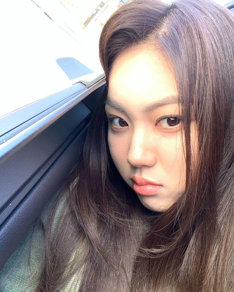 Group CLC member Kwon Eunbin has released the current situation through SNS.Kwon Eunbin posted a photo on his SNS on November 11 with an article entitled Chirit.In the photo, Kwon Eunbin showed off his cute charm by putting his head on the car window and making a pouty expression.Meanwhile, the group CLC, which Kwon Eunbin belongs to, released HELICOPTER on September 2.jang hee-soo