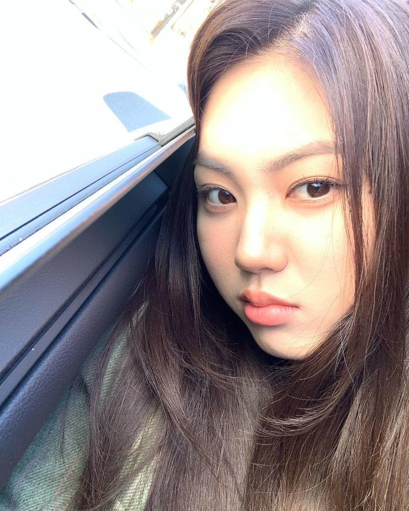 Group CLC member Kwon Eunbin has released the current situation through SNS.Kwon Eunbin posted a photo on his SNS on November 11 with an article entitled Chirit.In the photo, Kwon Eunbin showed off his cute charm by putting his head on the car window and making a pouty expression.Meanwhile, the group CLC, which Kwon Eunbin belongs to, released HELICOPTER on September 2.jang hee-soo