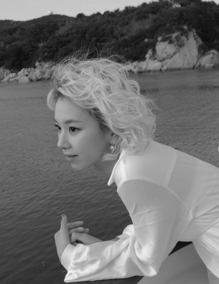 Group TWICE Chaeyoung reported on the current situation.On Wednesday, Chaeyoung posted several photos on the official TWICE Instagram account.In the open photo, Chaeyoung is smiling at the sea and is captivating because he boasts a fascinating visual despite the black and white photographs.On the other hand, TWICE, which Chaeyoung belongs to, is releasing a new song I CANT STOP ME.Photo: TWICE Official Instagram