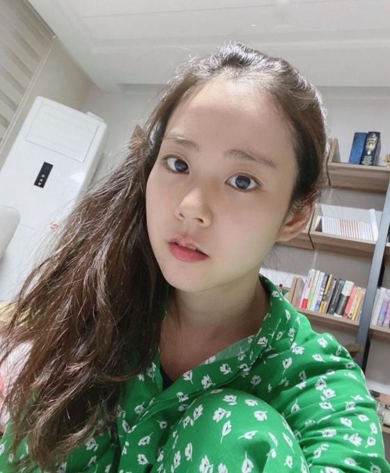 Han Seung-yeon, an actor from group KARA, reported on his recent situation.Han Seung-yeon posted a picture on his instagram on the 15th with an article entitled Konyaspor, which is suddenly stuck in the first place.In the photo, there is a picture of Han Seung-yeon wearing a Konyaspor pajamas and taking a self-portrait.Han Seung-yeon showed off her beautiful looks with her hair tied together.The netizens who responded to this responded that the flower in Konyaspor and Konyaspor color is well suited and too beautiful.Meanwhile, Han Seung-yeon is appearing in the web drama School Gidam - Nbo.